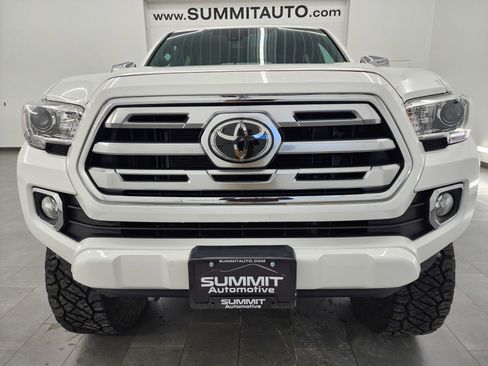 Used 2019 Toyota Tacoma Limited image 21