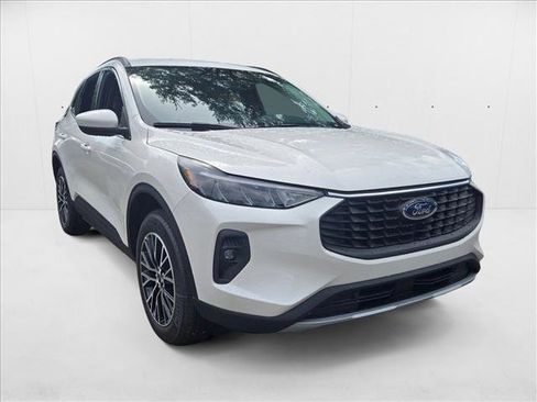 New 2025 Ford Escape SE image 7