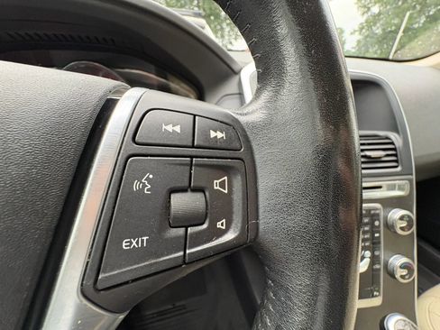 Used 2016 Volvo XC60 T6 w/ Proximity Package AWD/4WD image 39