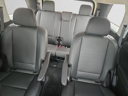 Used 2026 Hyundai Palisade Limited FWD image 13