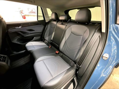 New 2026 Volkswagen Tiguan SE image 12