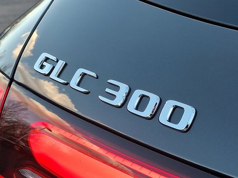 Used 2026 Mercedes-Benz GLC 300 4MATIC image 24