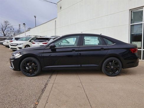 New 2026 Volkswagen Jetta SE FWD image 2