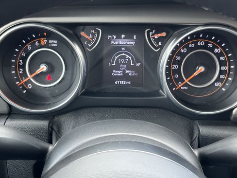 Used 2018 Jeep Wrangler Unlimited Sport S AWD/4WD image 25