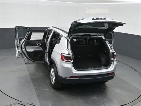 New 2026 Jeep Compass Latitude image 51