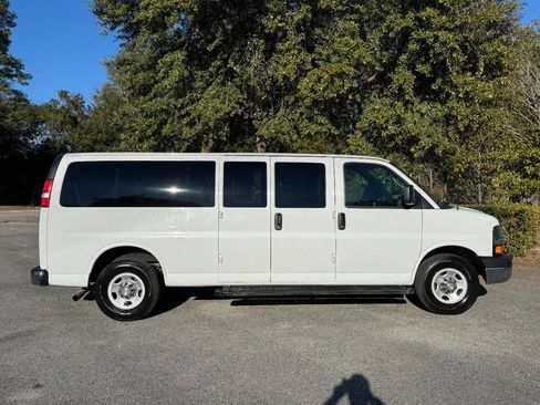 Used 2016 Chevrolet Express 3500 LT w/ LT Preferred Equipment Group image 7