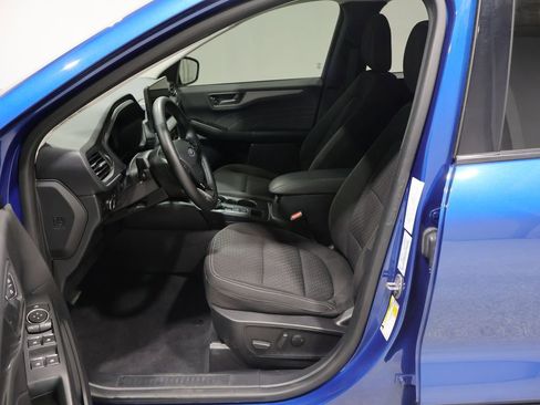 Used 2023 Ford Escape Active w/ Tech Pack #1 AWD/4WD image 10