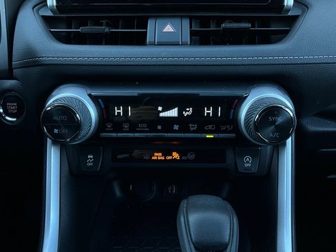 Used 2025 Toyota RAV4 XLE image 27