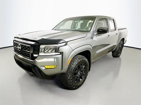 Used 2023 Nissan Frontier SV w/ Midnight Edition Package image 3