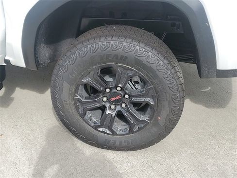 New 2025 GMC Canyon Elevation w/ Convenience Package image 5