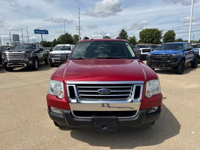 Used 2010 Ford Explorer Sport Trac XLT AWD/4WD image 2