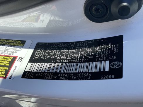 Used 2024 Toyota Camry SE image 9