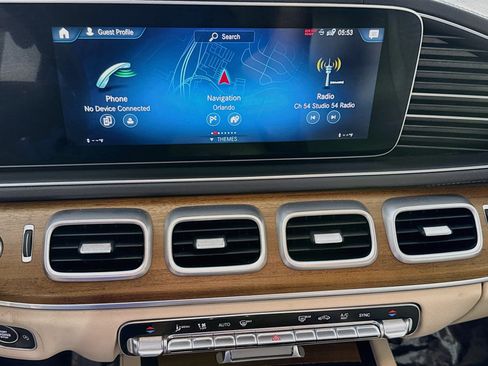 Used 2023 Mercedes-Benz GLS 450 4MATIC image 14