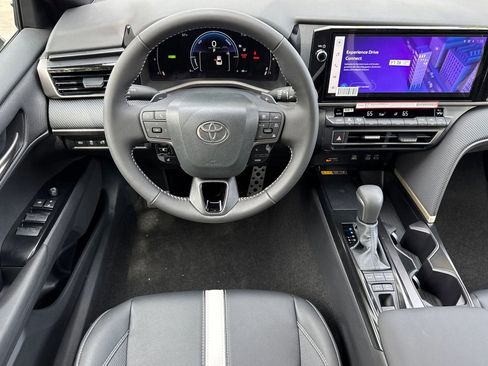 New 2026 Toyota Camry Hybrid image 16