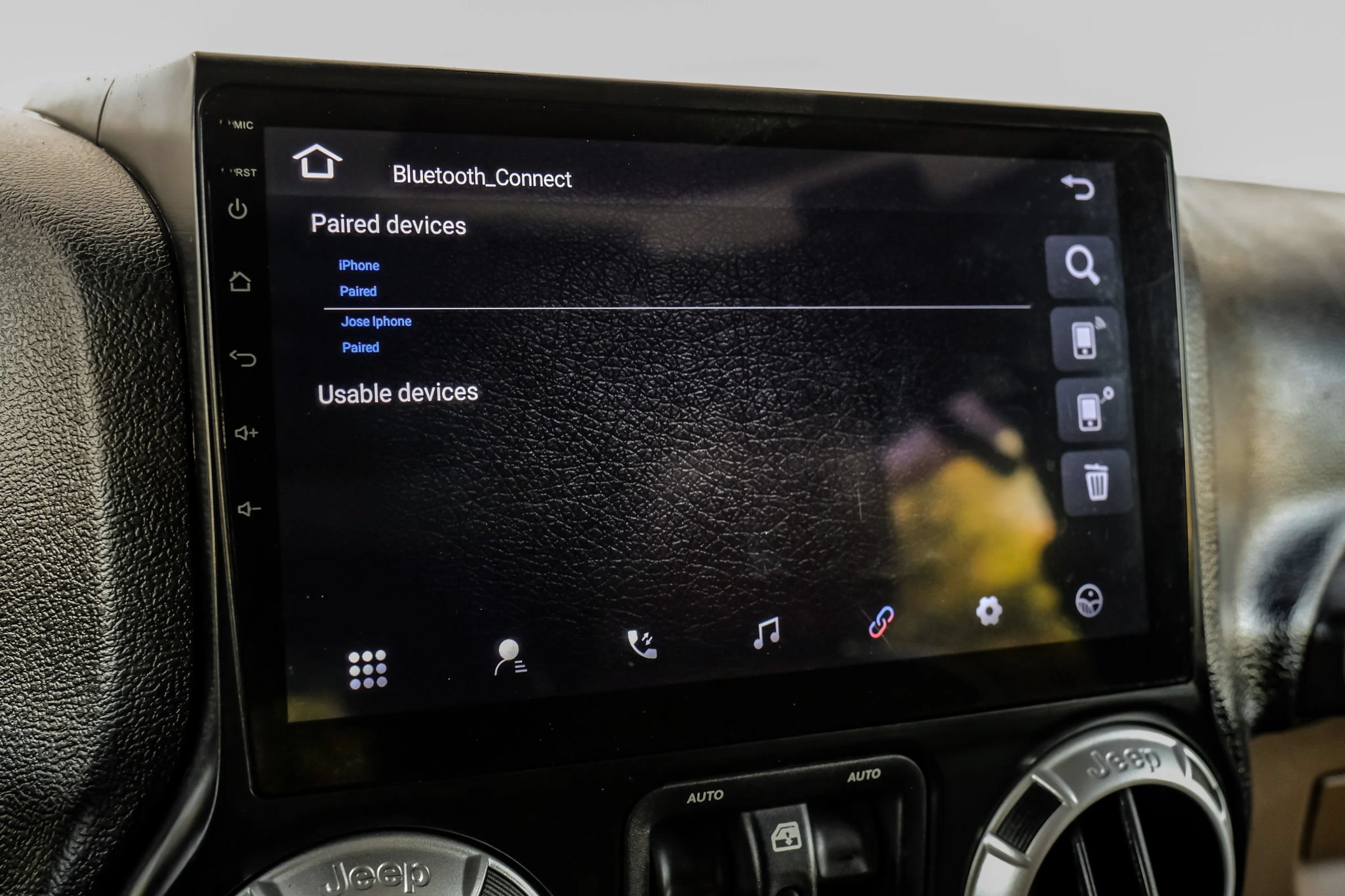 Used 2016 Jeep Wrangler Unlimited Rubicon w/ Connectivity Group AWD/4WD image 34