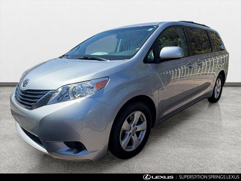 Used 2014 Toyota Sienna LE FWD image 5