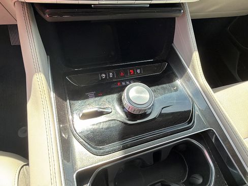 Used 2024 Jeep Wagoneer 4WD image 34