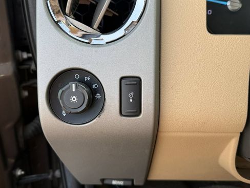Used 2015 Ford F250 Lariat AWD/4WD image 30