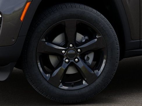 New 2025 Jeep Grand Cherokee Limited w/ Luxury Tech Group II RWD image 9