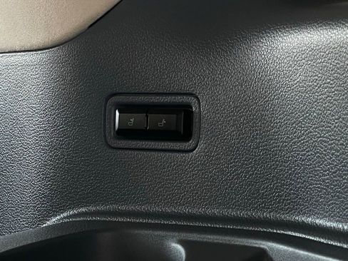 Used 2021 Lincoln Navigator Black Label w/ Cargo Convenience Package image 36