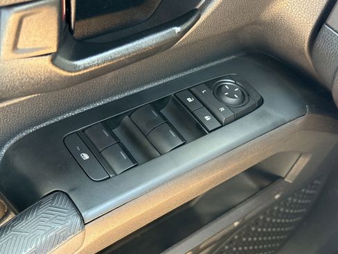 Used 2025 Toyota Tacoma SR5 image 13