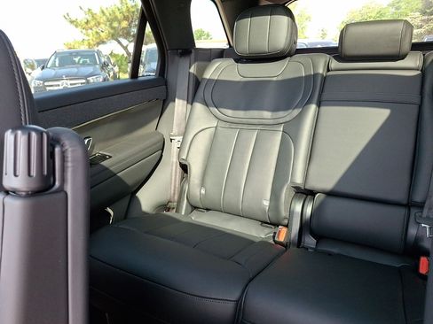 New 2026 Land Rover Range Rover Sport SE AWD/4WD image 12
