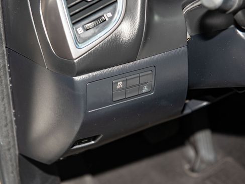 Used 2018 MAZDA MAZDA3 Grand Touring image 23