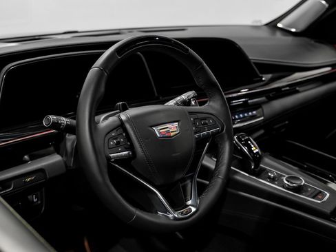 Used 2023 Cadillac Escalade ESV V image 13