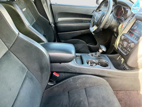 Used 2018 Dodge Durango SRT w/ Technology Group AWD/4WD image 31