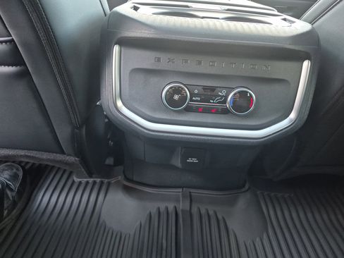 New 2025 Ford Expedition Max Platinum w/ Stealth Performance Package image 22