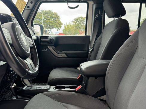 Used 2016 Jeep Wrangler Unlimited Sport w/ Quick Order Package 24S AWD/4WD image 10