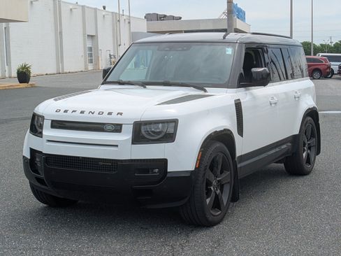 Used 2022 Land Rover Defender 110 X-Dynamic SE AWD/4WD image 4