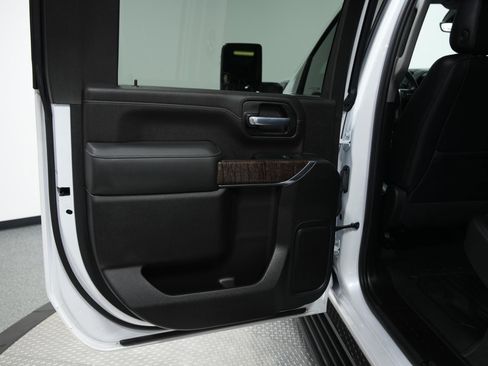 Used 2022 GMC Sierra 2500 Denali w/ Denali Ultimate Package image 22