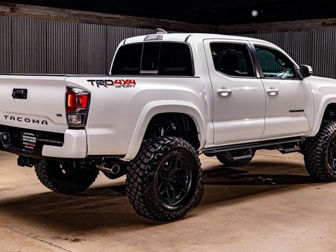 Used 2023 Toyota Tacoma TRD Sport image 10
