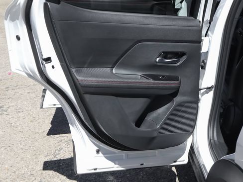 Used 2025 Nissan Kicks SR w/ SR Premium Package FWD image 43
