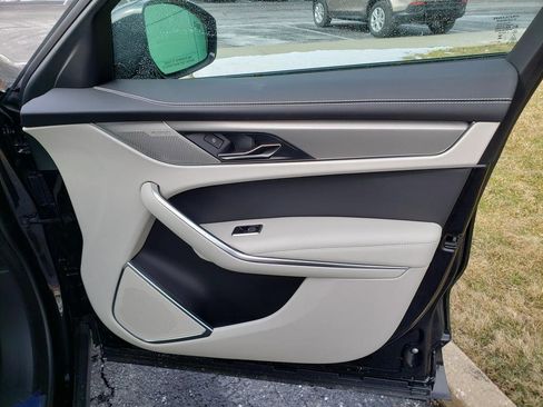 New 2025 Jaguar F-PACE R-Dynamic S image 17