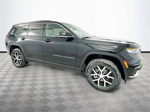 New 2025 Jeep Grand Cherokee L Limited w/ Luxury Tech Group II image 3
