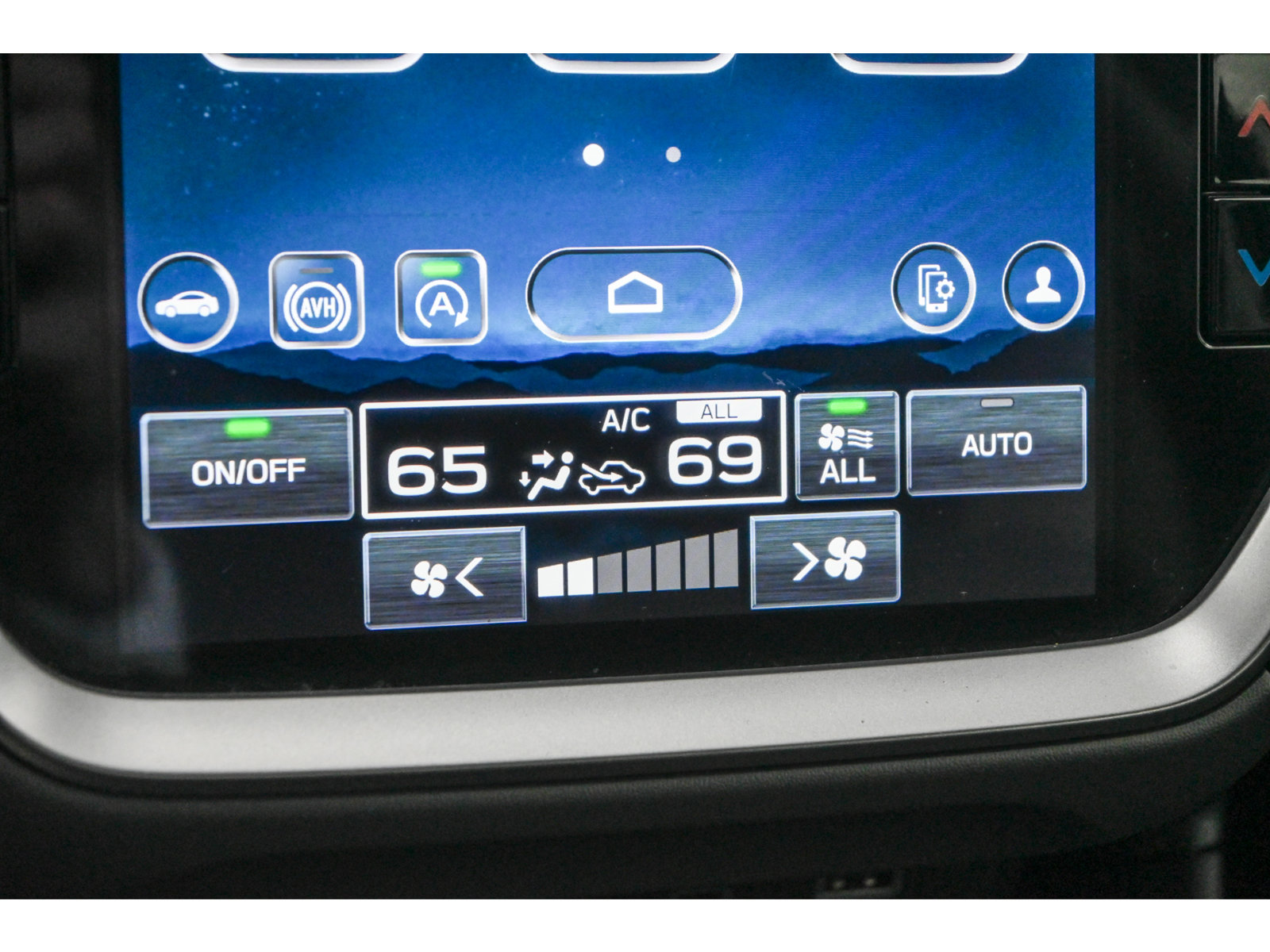 Used 2025 Subaru Crosstrek 2.5i Premium AWD/4WD image 40