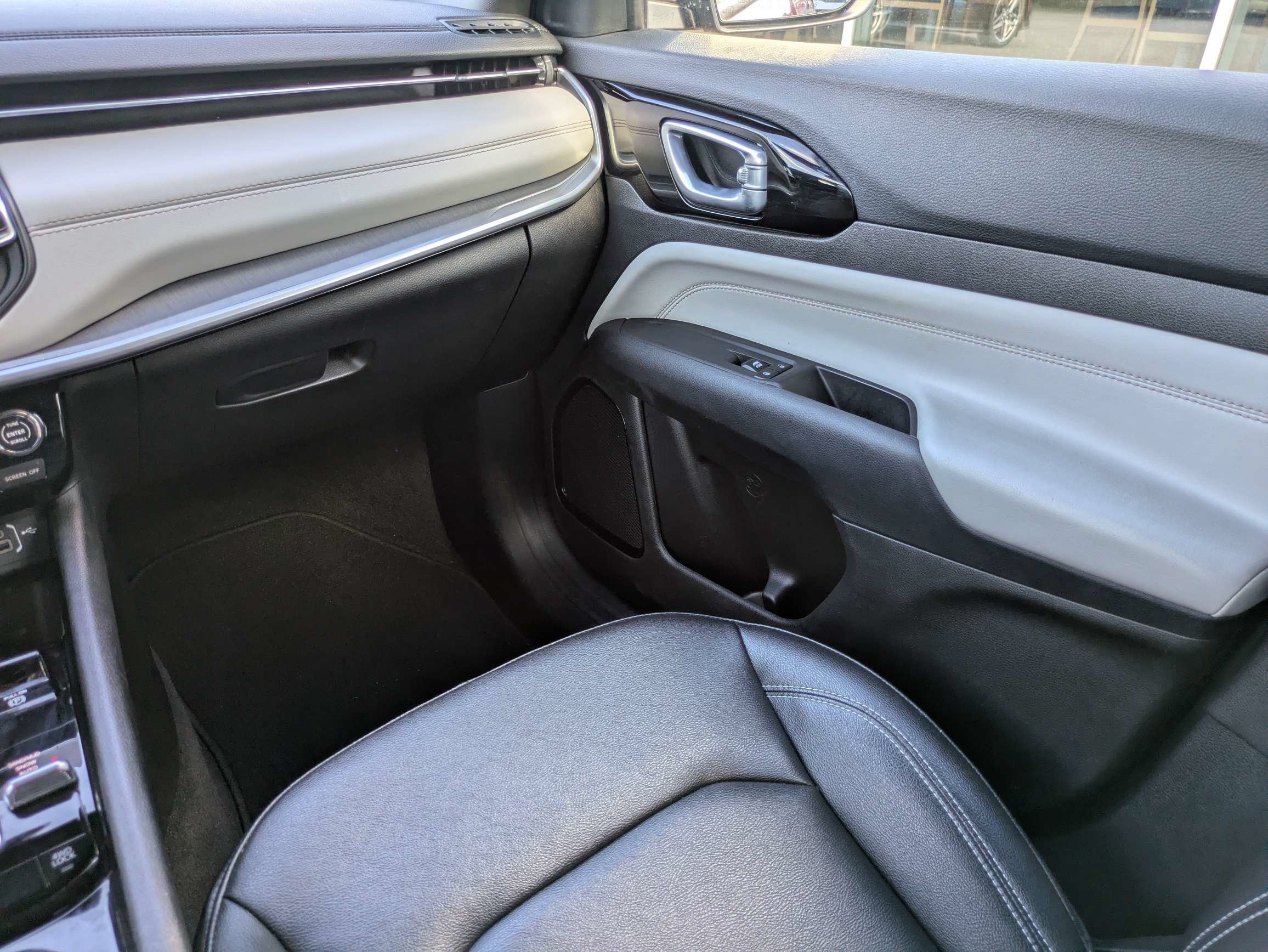 Used 2025 Jeep Compass Limited AWD/4WD image 20
