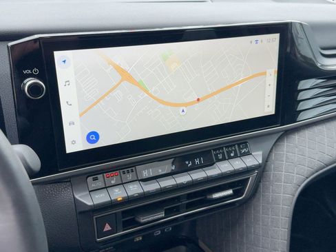 Used 2025 Toyota Camry XLE w/ Premium Package image 25