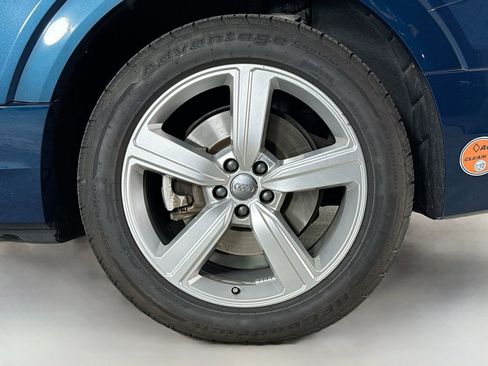 Used 2019 Audi e-tron Premium Plus image 33