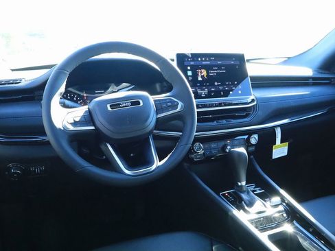 New 2026 Jeep Compass Latitude image 2