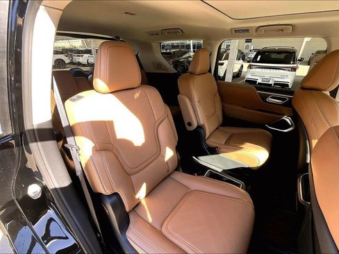 New 2026 INFINITI QX80 Luxe image 20