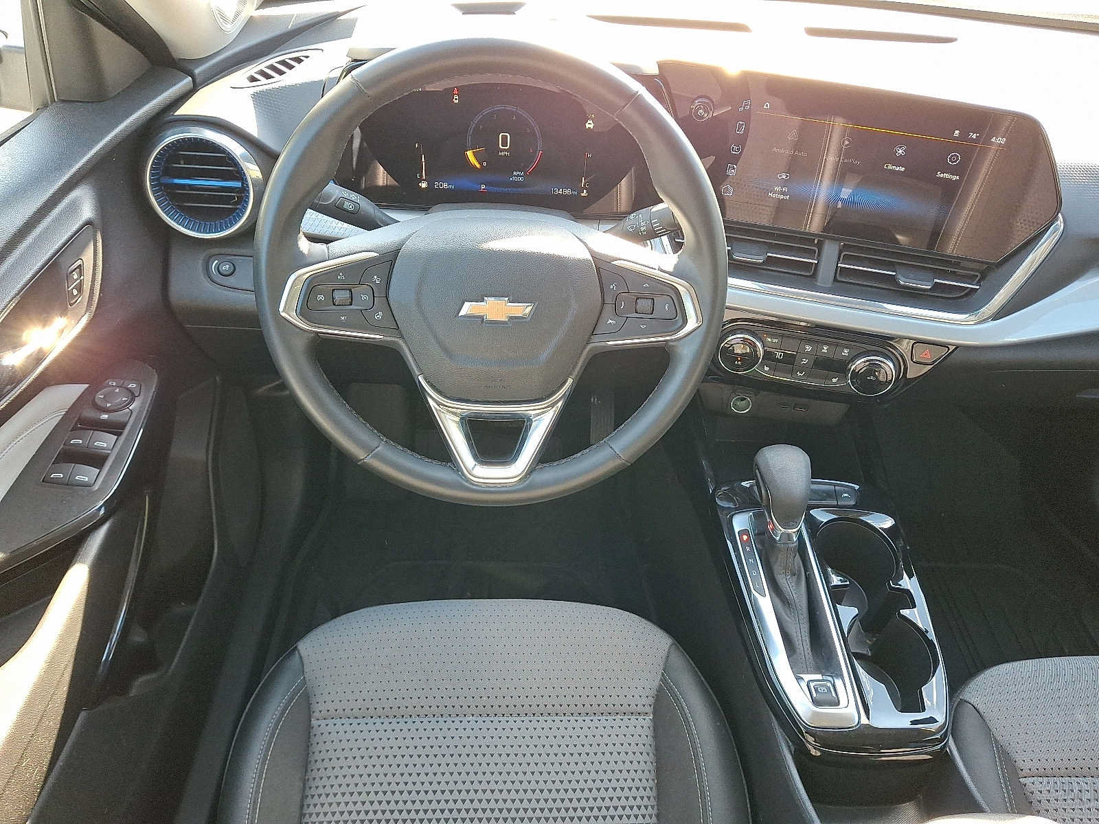 Used 2025 Chevrolet Trax LT w/ Driver Confidence Package FWD image 11