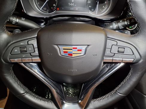 Certified 2025 Cadillac XT6 Premium Luxury image 7