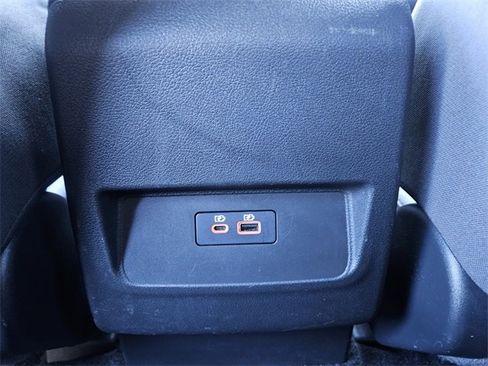 Used 2023 Nissan Frontier SV image 11