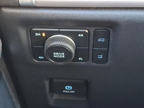 Certified 2025 Ford Expedition Active AWD/4WD image 25