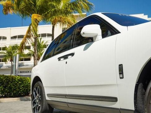 Used 2024 Rolls-Royce Cullinan image 9