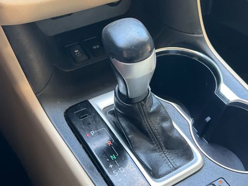 Used 2015 Toyota Highlander Limited FWD image 23