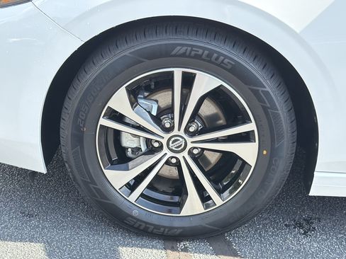 Used 2023 Nissan Sentra SV w/ All-Weather Package FWD image 28